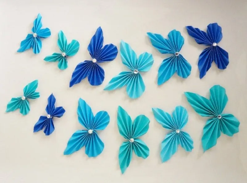 Бабочки из цветной бумаги