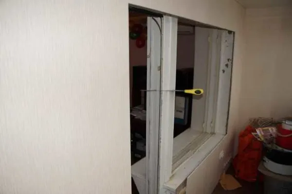 Демонтаж балконной двери