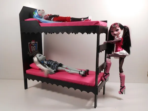 кровать для кукол