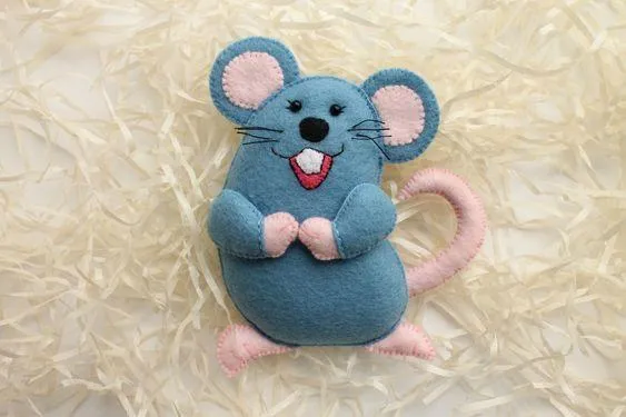 Елочная игрушка мышь
