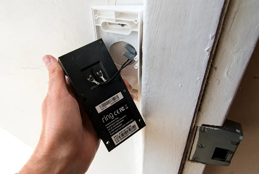 Звонок на дверь можно подключить через трансформатор или без него 