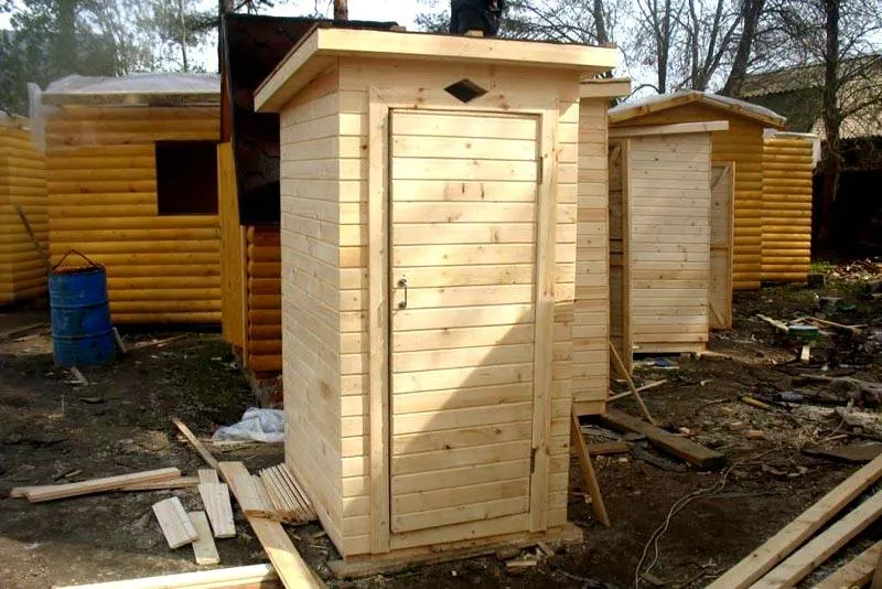 Простейшие деревянные туалеты