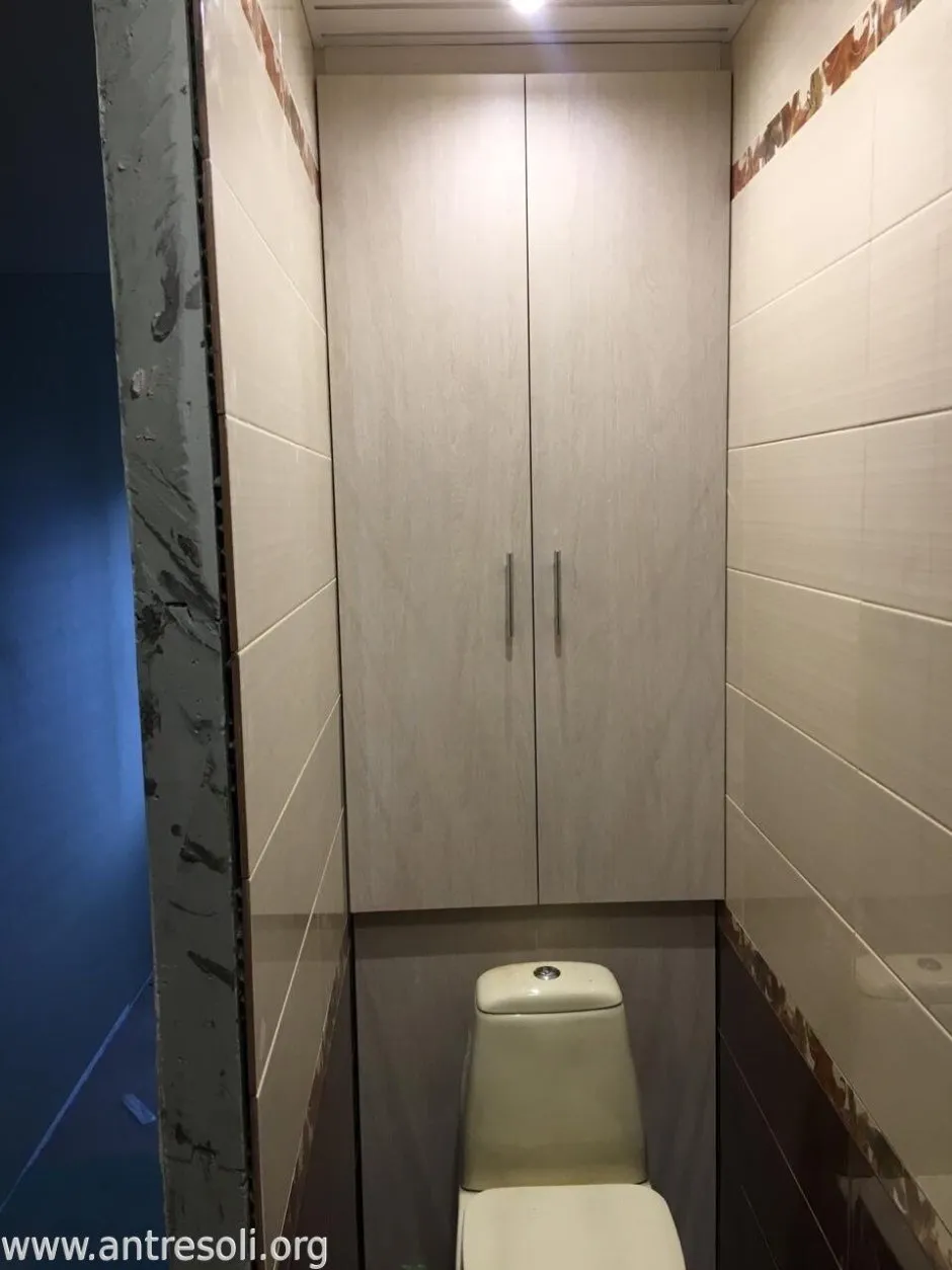 Сантехнический шкаф в туалет